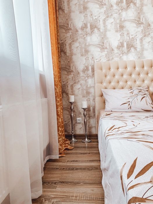 Квартира подобово:Сучасна квартра біля центру .