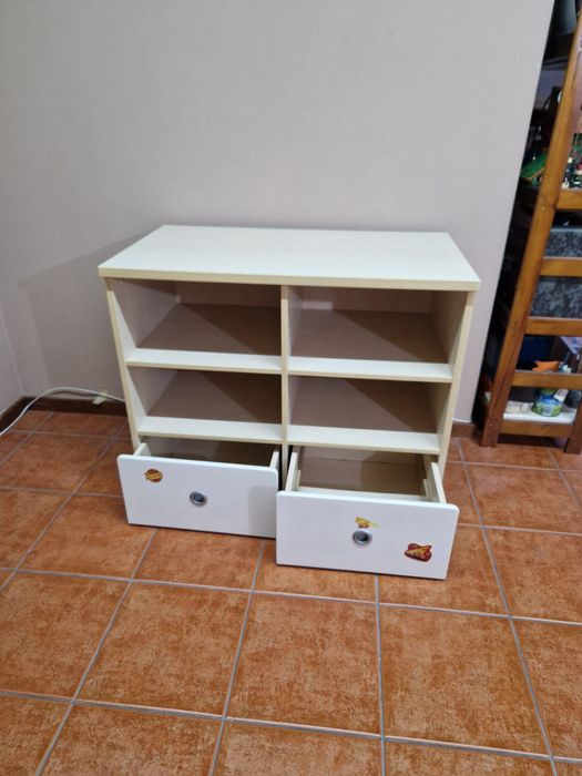 Móvel de quarto, com 2 gavetas