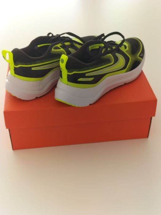 Nike cosmic run GS  36,5 Novas