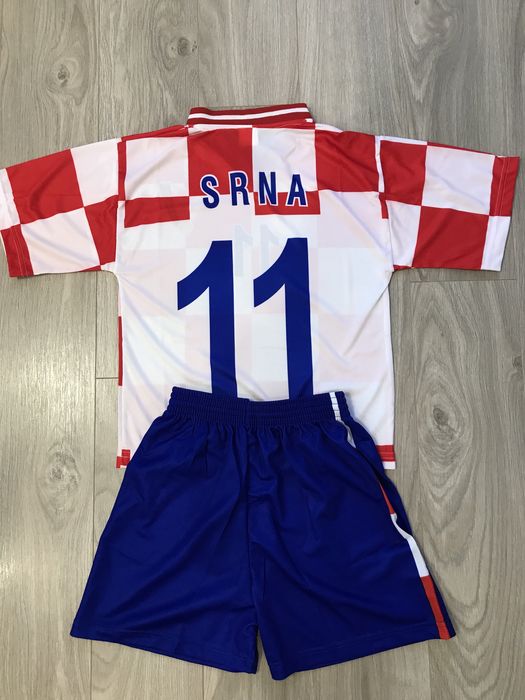 Розпродаж футбольних форм