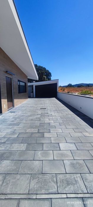 Casa moderna em penalva do castelo