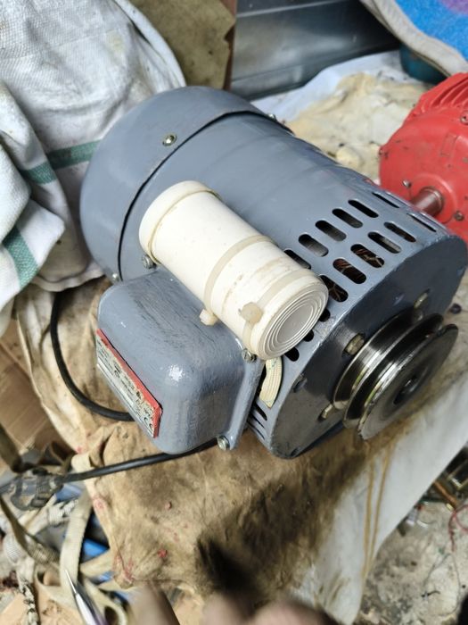 Silnik 2.8kw 220v 2900obr