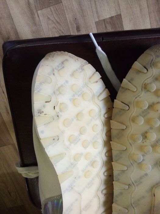 Buty sportowe damskie