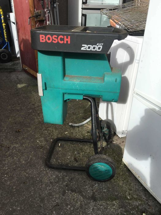 Rębak rozdrabniacz do gałęzi Bosch   ATX 2000