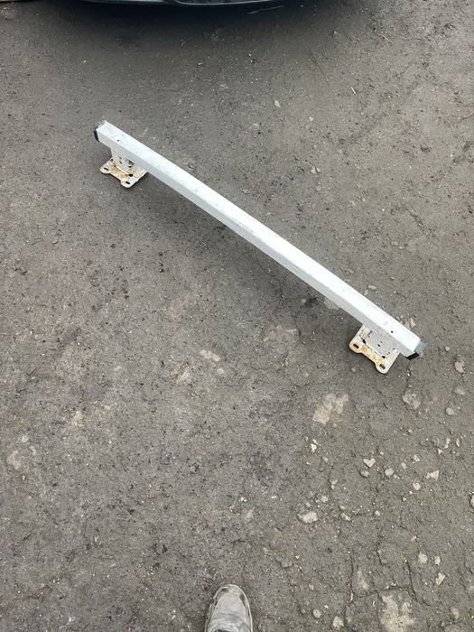 Підсилювач заднього бампера