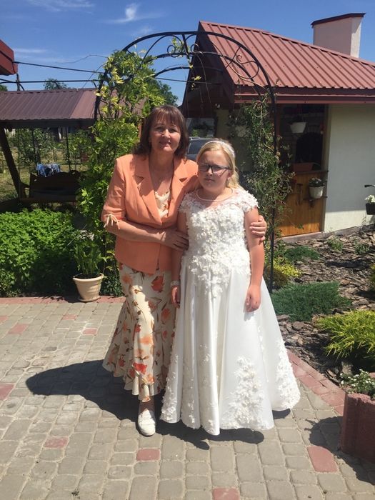 Плаття до причастя