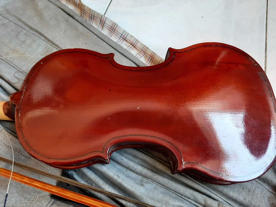 Советская скрипка в футляре