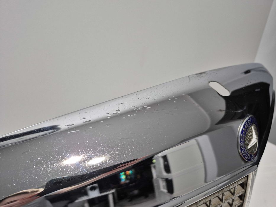 Mercedes W114/W115, 67-72 Grill atrapa chłodnicy zderzaka oryginalna
