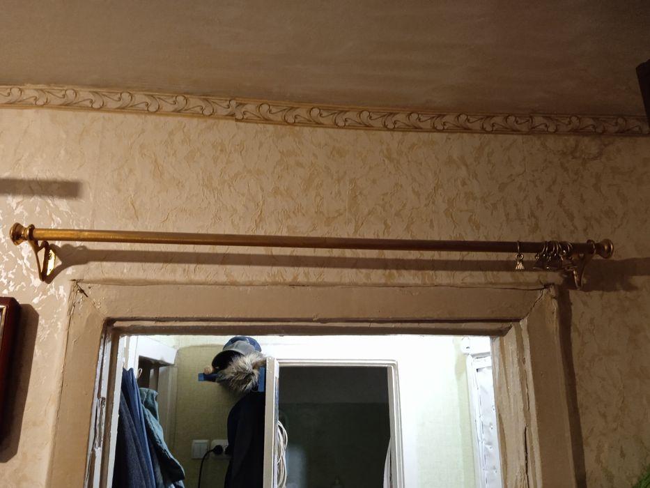 Два карниза со шторами