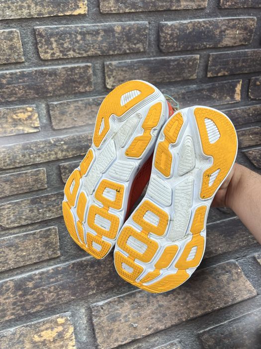 Кросівки Hoka Bondi 7 42 розмір оригінал