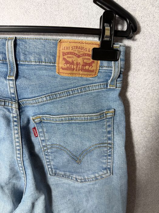 Spodnie Levi’s high waisted taper M jeansy dżinsy W26 L27