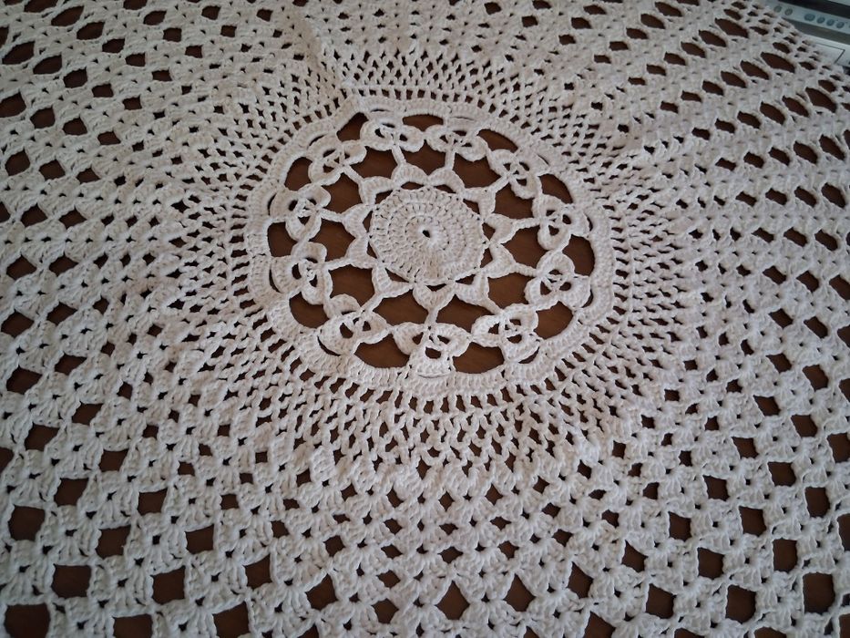 Capa para mesa em crochet