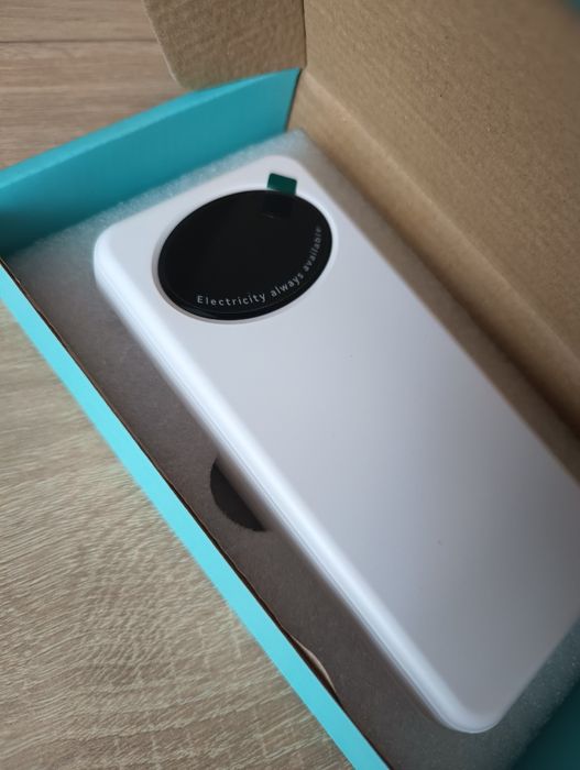 Павербанк 20000 mAh маг з дисплеєм білий