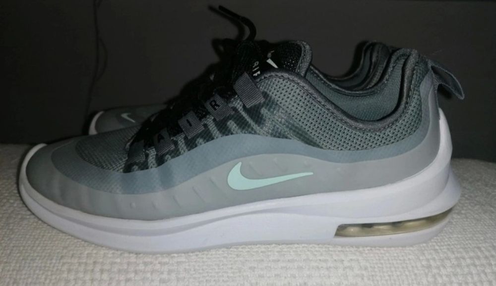 NIKE Air max axis 39