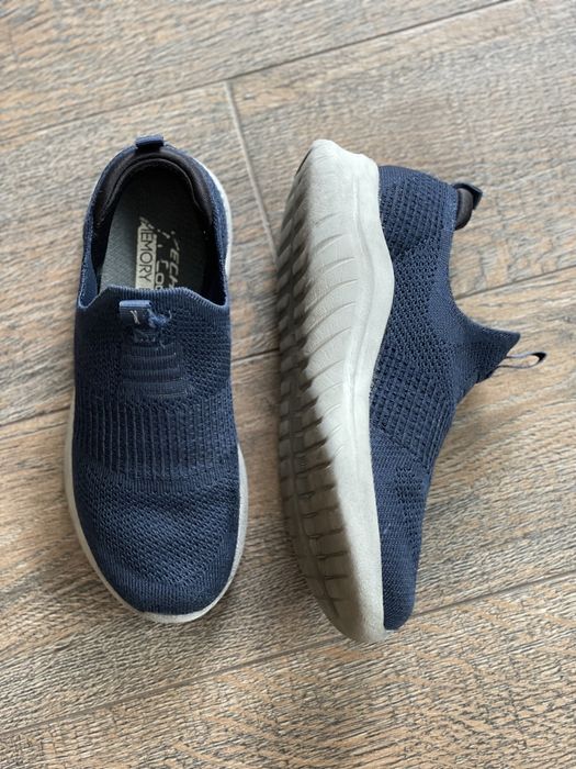 Skechers  Air-Cooled Memory Foam r.33,5