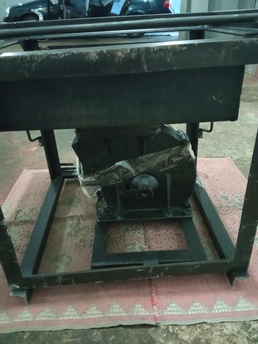 Кузня горно заводського виготовлення, розкладна двигун 380