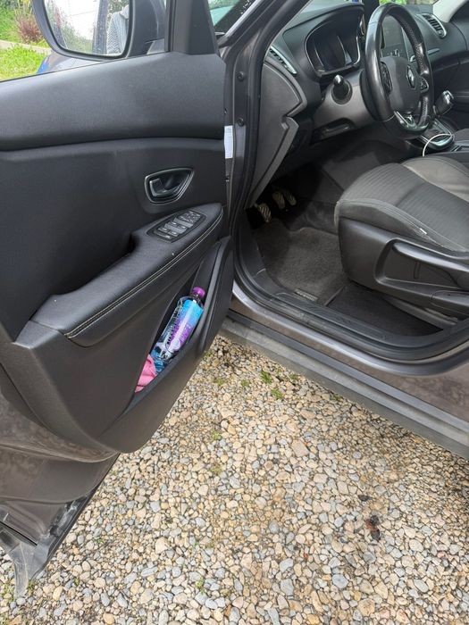 Renault grand scenic, pode ser colocado na plataforma da TVDE