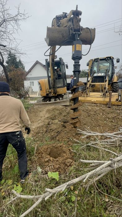 Буріння ям / Послуги бура | CAT 303.5 | Стовпи, огорожі, палі