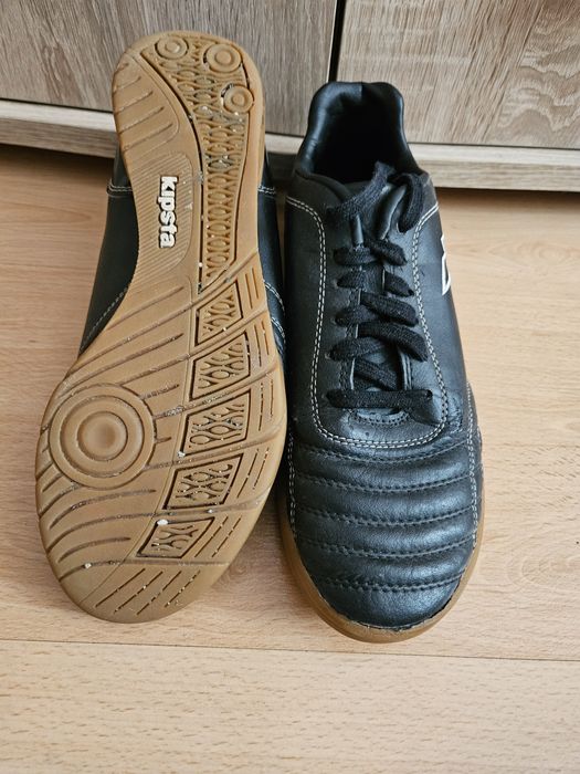 Sprzedam buty do gry w piłkę