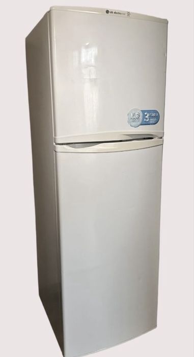 Продам економний робочий 2 камерний Lg холодильник бу