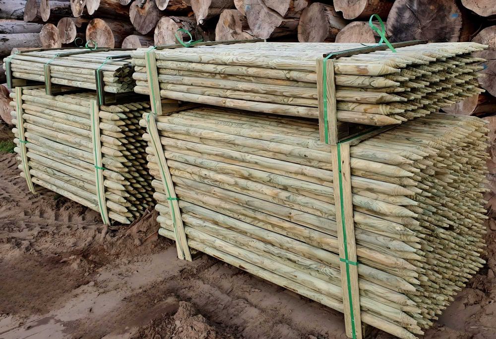Palisada drewniana toczona paliki słupki melioracyjne kołki toczone