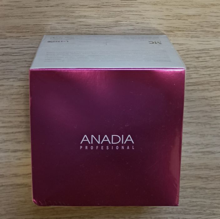 Creme Anti-rugas e Reafirmante Anadia