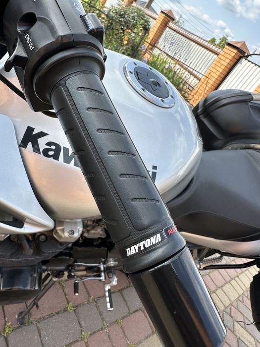 Продам Kawasaki ZR750F свіжопривезений