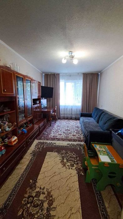 ПРОДАМ КВАРТИРУ, окремі кімнати, спальний район.