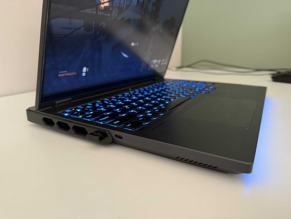 Laptop Gamingowy Lenovo Legion Pro 7 Gen-8 16ARX8H RTX4080 Black Frida