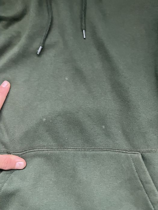 зелене худі carhartt