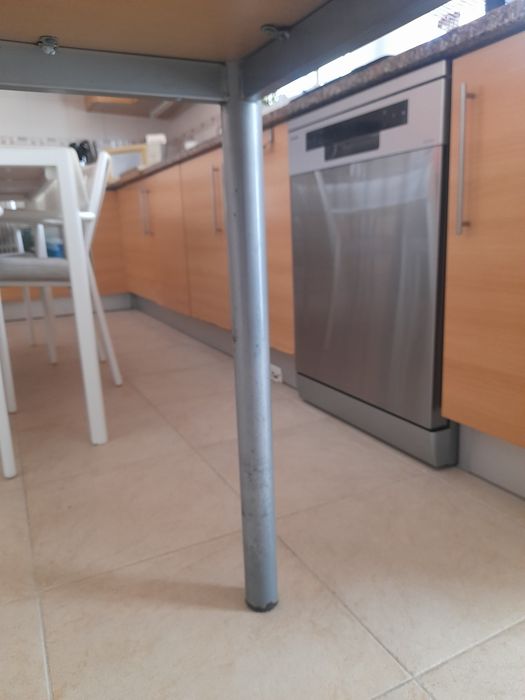 Mesa de cozinha (120cmx75cmx75cm)