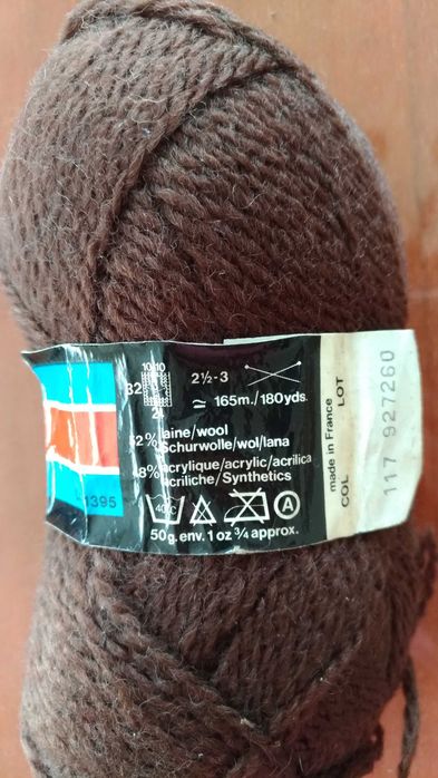 4 motki włóczki  52% wełna, 48% akryl