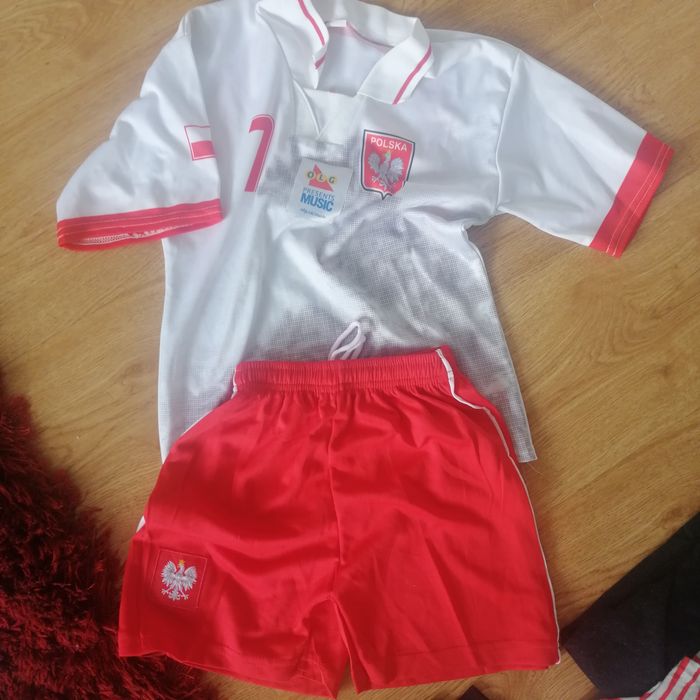 Ubranko polska 128cm