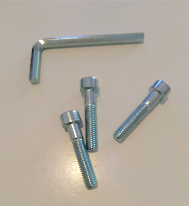 Parafusos 8x40mm Sextavado Interior Cabeça Cilíndrica + Chave (Novos)