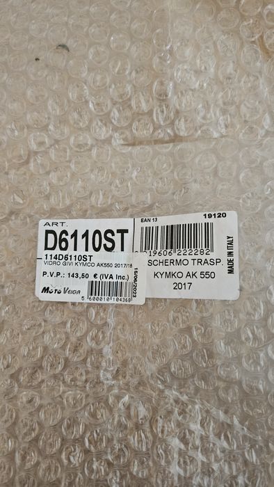 Para brisas Kymco AK550 GIVI D6110ST