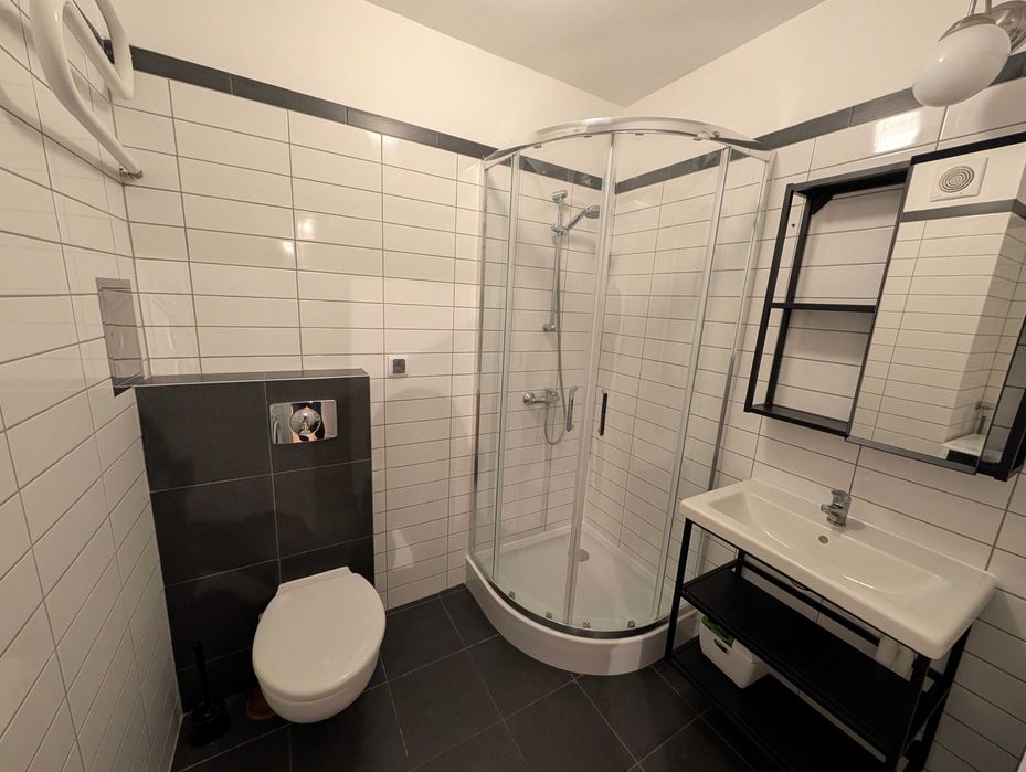 Wynajmę pokój w centrum Warszawy ul Hoża 12m2 Tylko dziewczyny