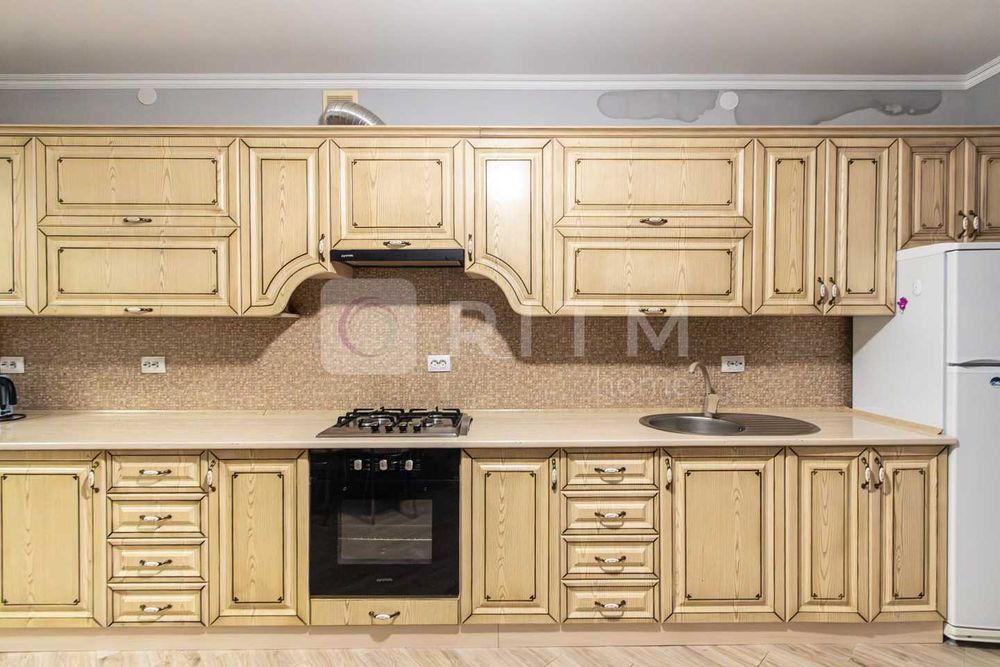 Здається в оренду квартира з меблями і технікою в центрі міста