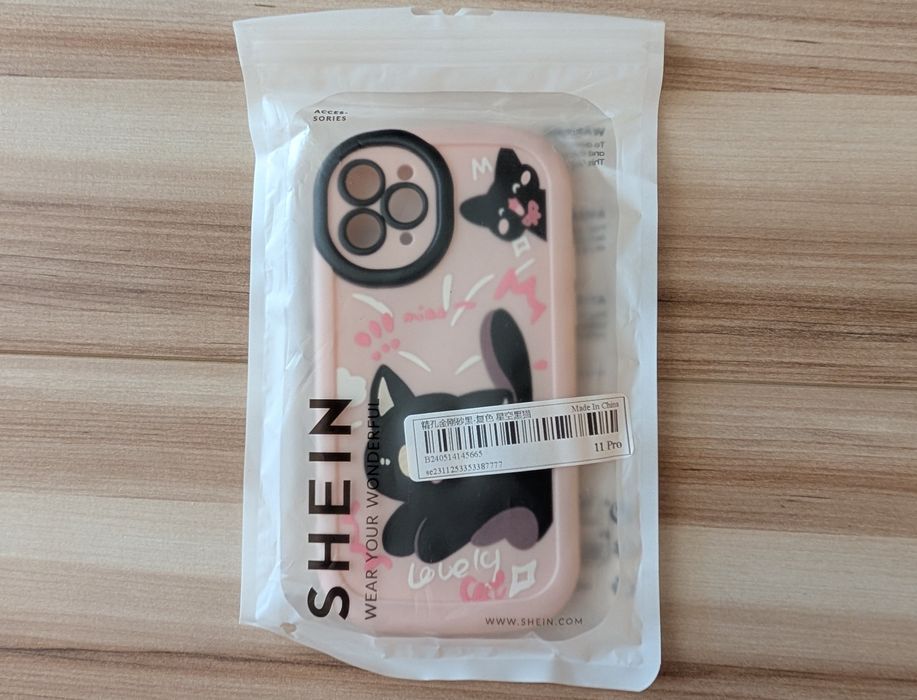 Etui case plecki iPhone 11 pro pudrowy róż i 2 czarne koty kotki