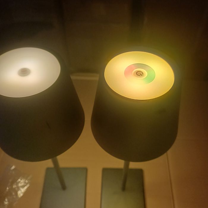 Настільна лампа сенсорна