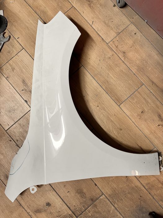 Błotnik mercedes A klasa w176 16r. rok lift