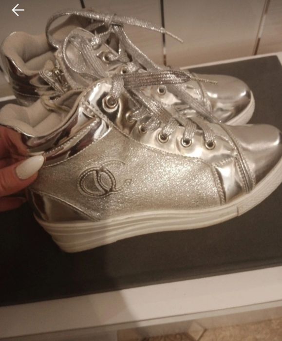 Buty srebrne sportowe CC