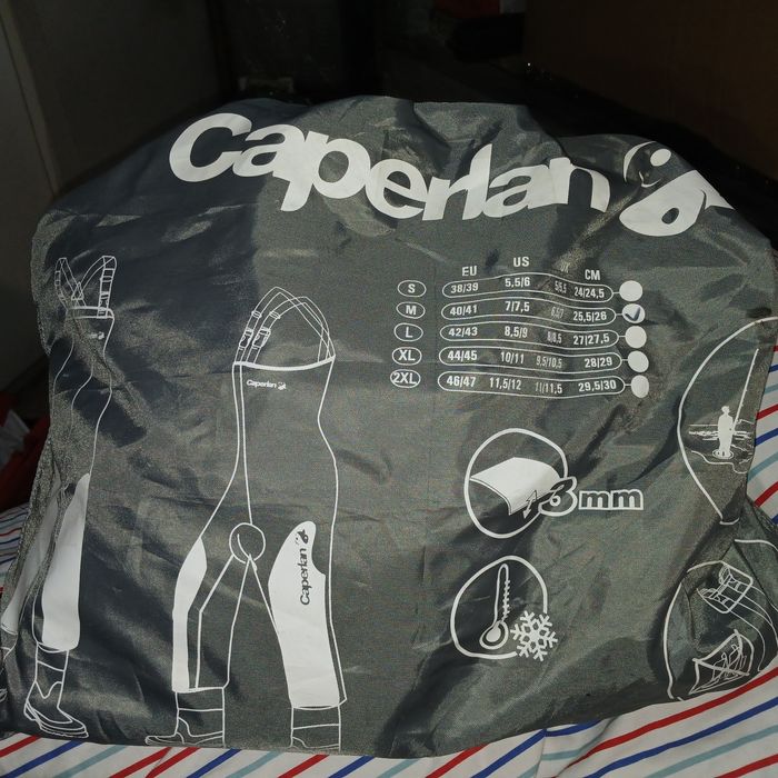 Calça com bota para pesca