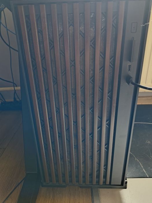 Komputer z ryzen7 7800x3d  32gb ram 6000mhz rx7800xt nitro plus