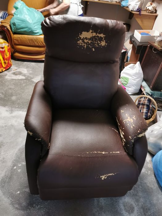 DOAÇÃO  Cadeirão geriatrico para restauro. ARCOS DE VALDEVEZ