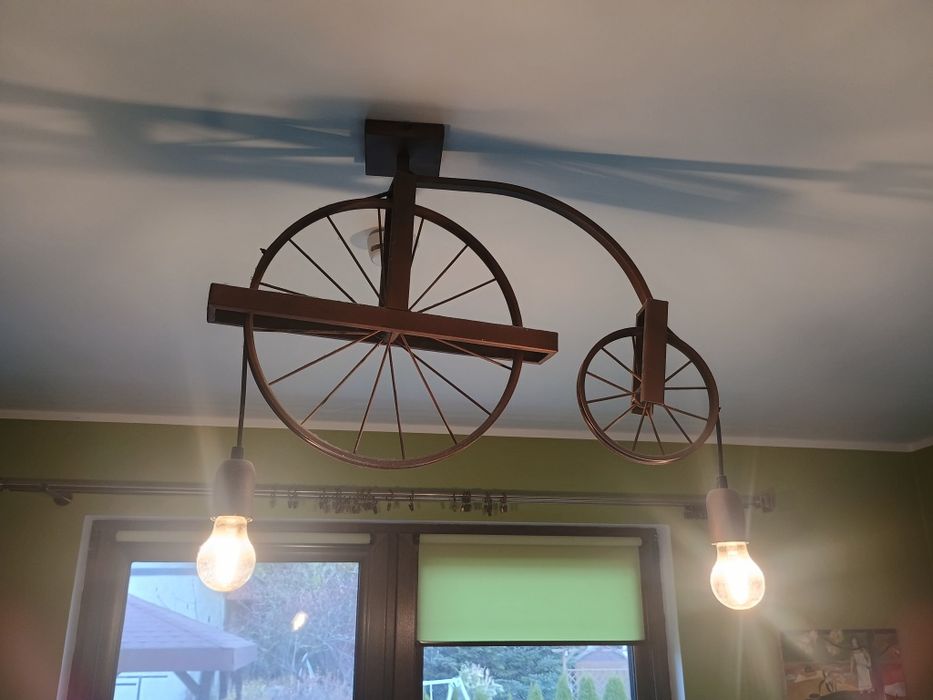 Lampa sufitowa ala rower.