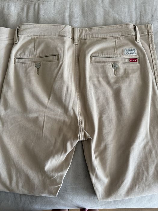 Calças Levi’s Chino Slim Taper Bege 30x30