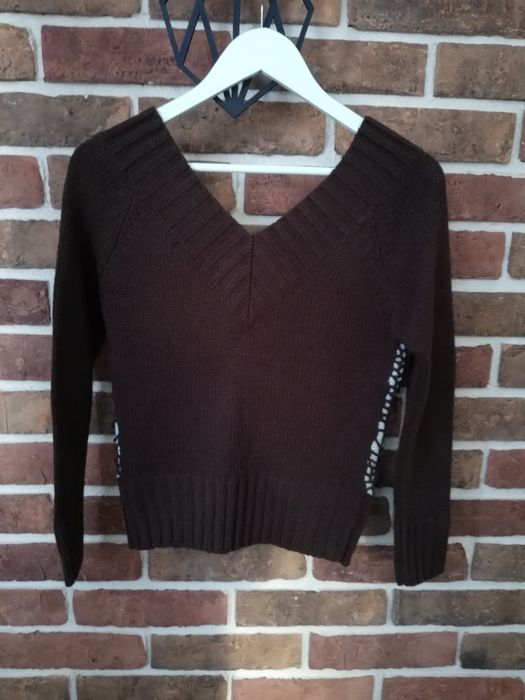 Sweter w serek 36