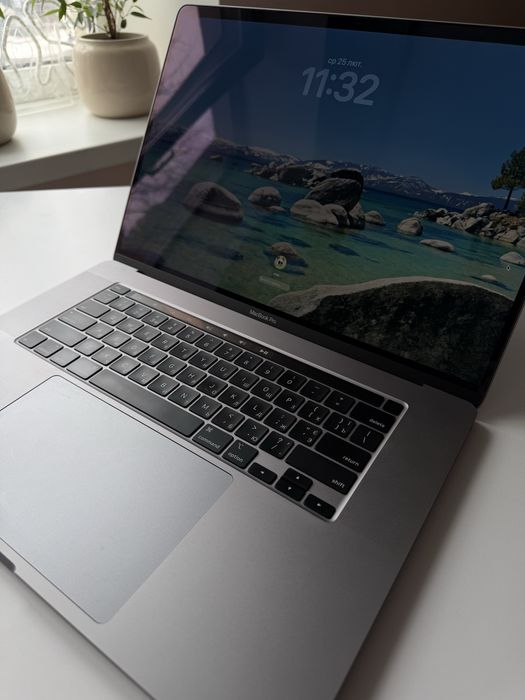 MacBook Pro 16" 2019 i9 16GB 1TB AMD 5500M повний комплект