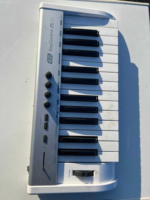 Teclado MIDI KeyControl 25 - 25 Teclas