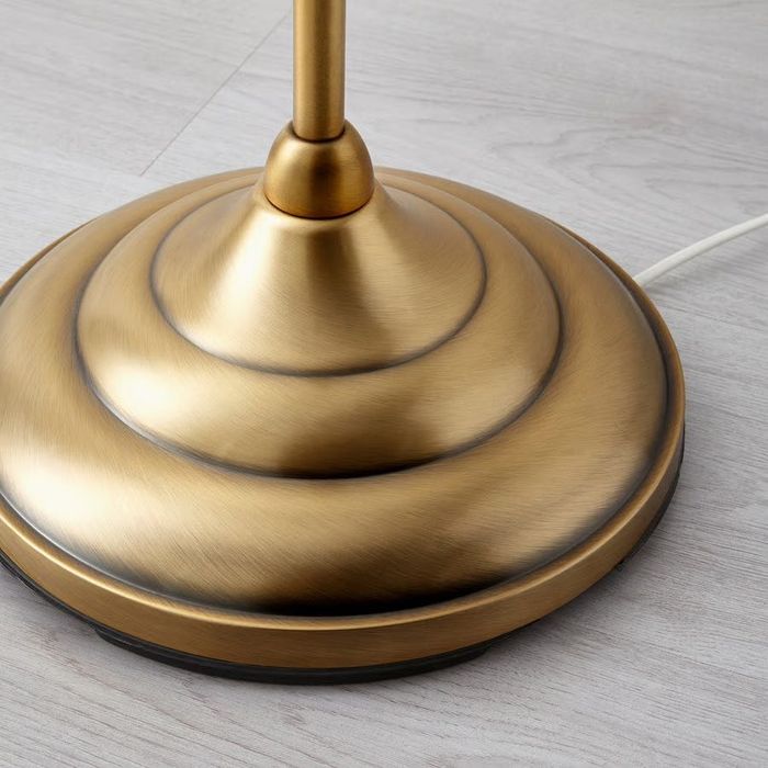 Candeeiro de pé dourado Ikea